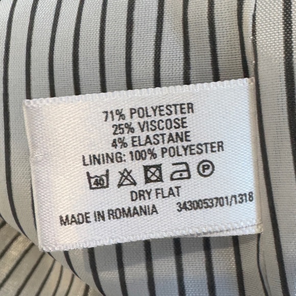 Oasis Black One Button Women’s Blazer (S) - Picture 7 of 7